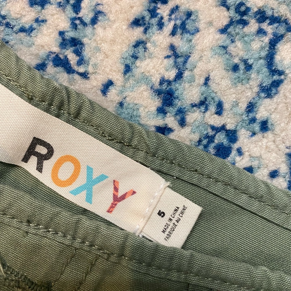 Knee length shorts. Tags still on - Picture 2 of 6